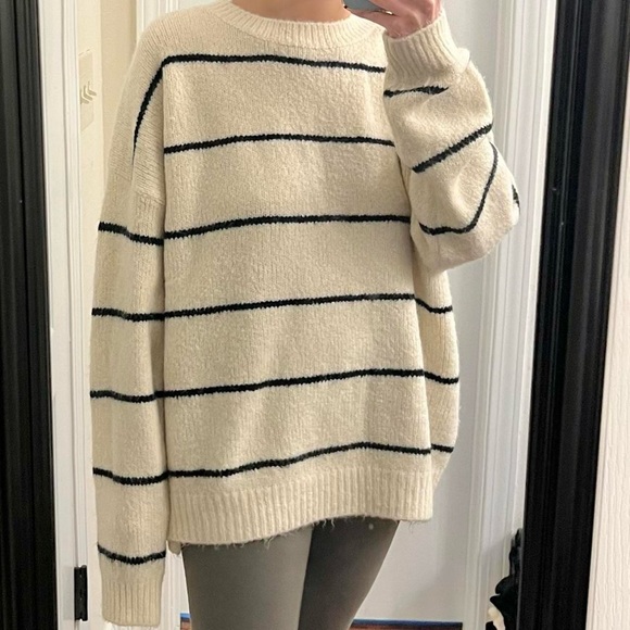 Lush Sweater - Picture 7 of 7